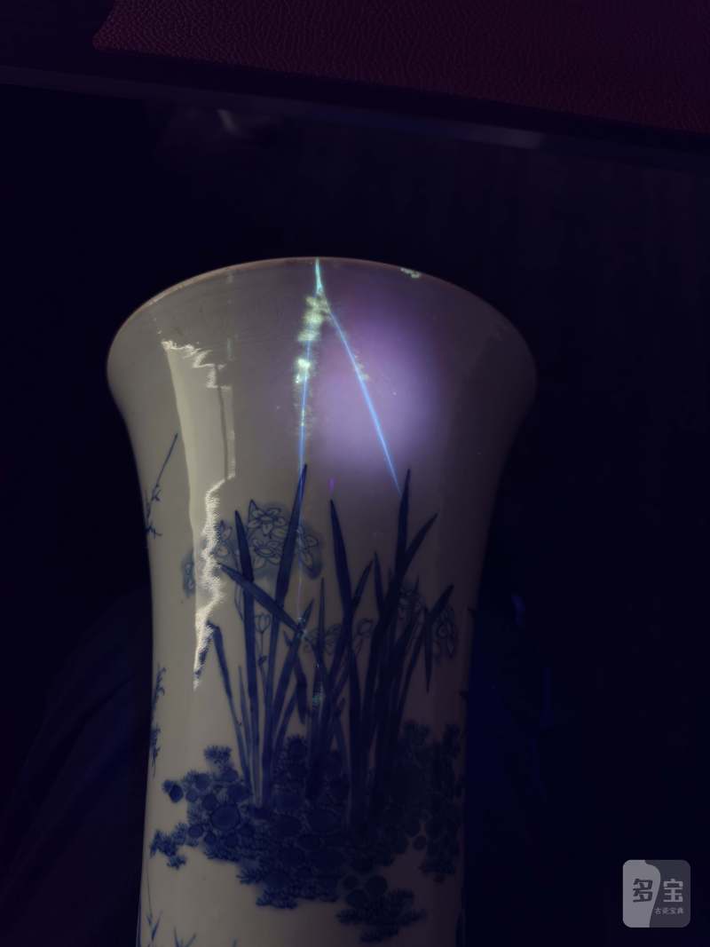 明崇祯七年 青花洞石花卉图花觚 - 图14